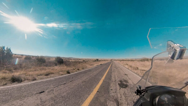Rutas en moto hacia el norte de México. Las eternas rectas hacia Hidalgo del Parral