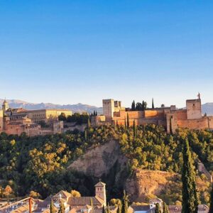 10 lugares imprescindibles si viajas a Granada en moto
