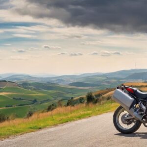 equipamiento-imprescindible-para-motoristas-en-el-camino-de-santiago