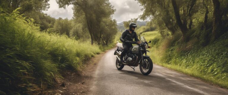 como-hacer-que-tu-viaje-en-moto-por-el-camino-sea-mas-ecologico