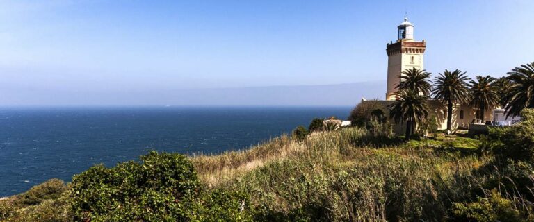 Cómo cruzar el Estrecho en moto