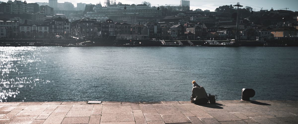 El Douro en moto: curvas, viñedos y silencio