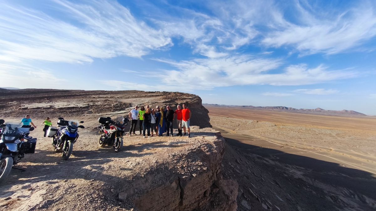 Viajar en moto por Marruecos con calma y sentido común