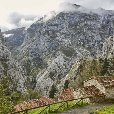 Los Picos de Europa y la Ruta Transcantábrica en Moto